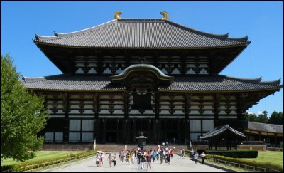 Cette ville japonaise, ancienne capitale, dont les temples sont inscrits au patrimoine mondial, c'est ...