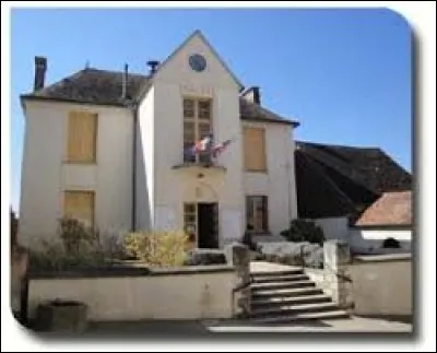 Village Icaunais, Varennes se situe en région ...