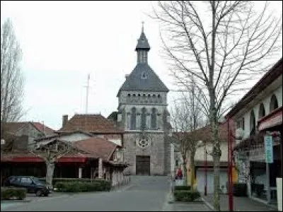 Justine habite à Parentis-en-Born (Landes). Elle porte le gentilé ...