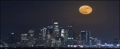 Quel est le bon ordre des phases par lesquelles passe la lune ?