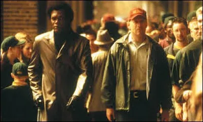 Année : 2000 
Genre : Fantastique 
Acteurs : Bruce Willis, Samuel L. Jackson
Indices : Ostéogénèse/Super-Héros/BD/Déraillement.
Quel est ce film ?
