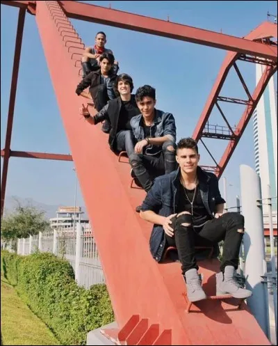 Qui est le manager des gars ?