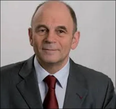 Avant d'être connu du grand public, Gérard d'Aboville a participé au Paris-Dakar en 1980. Quelle traversée a-t-il réalisée la même année ?