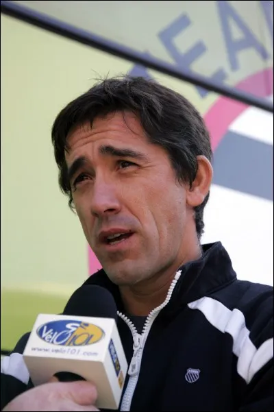 Quel sport pratiquait Frédéric Moncassin avant de participer au Dakar 2001 ?