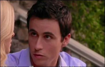 Dans la saison 7, qui &eacute;tait au volant quand Elliott Rollins se fait renverser ?