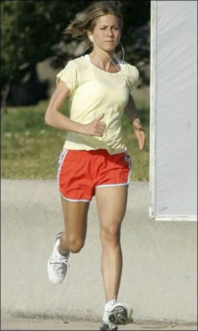 Quel est le hobby sportif de Jennifer Aniston  ?