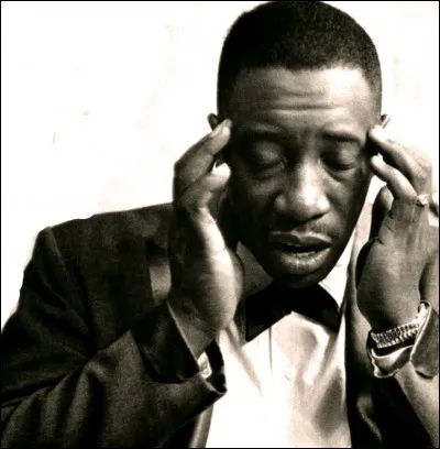 C&eacute;l&egrave;bre pour les standards de jazz tel "One O'Clock Jump", quel noble surnom William Basie a-t-il re&ccedil;u ?