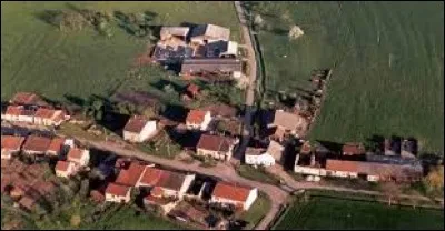Nous terminons cette balade dans le ciel de Zarbeling. Petit village du Saulnois, peuplé de 58 habitants et situé dans le parc naturel régional de Lorraine, il se trouve dans le département ...