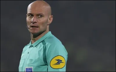 C'est Tony Chapron qui a tenté de tacler Lucas Lima le 14 janvier 2018.