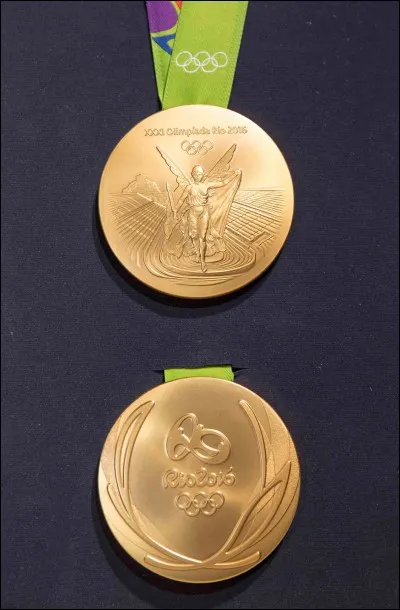 Qui a gagné la médaille d'or au sol en 2017 ?