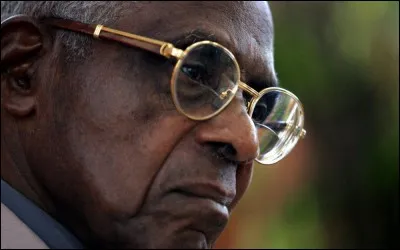 Aimé Césaire était un poète antillais, chantre de la ''négritude''. De quelle île était-il originaire ?