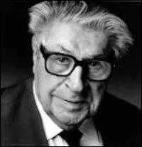 Dans les cycles romanesques d'Henri Troyat, l'histoire de son pays d'origine est souvent expos. Quel est ce pays ?