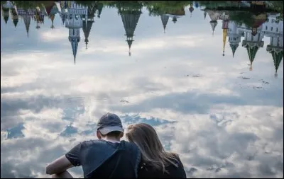 L'amour ça fait planer aussi, où les tourtereaux vont-ils atterrir ?