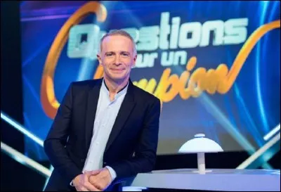 Qui présente l'émission ''Question pour un champion'' depuis 2016 ?