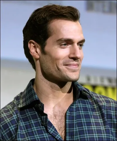 Henry Cavill a fait du nu frontal !