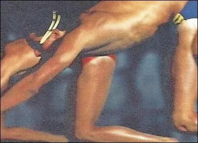 En août, quel nageur américain bat le record du monde du 100 mètres nage libre en 48''95 ?