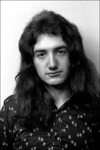 Qui joue Freddie Mercury dans le film "Bohemian Rhapsody" ?