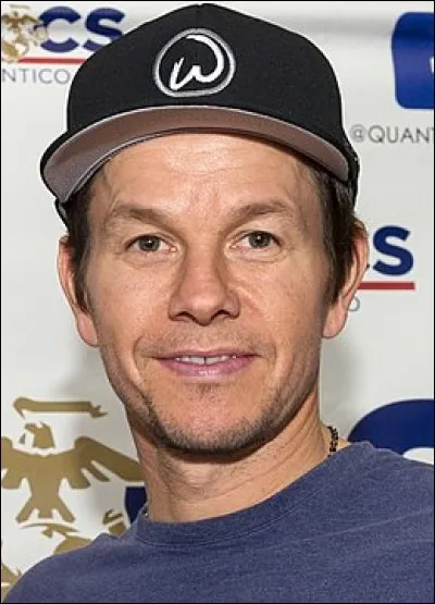 Quel job a permis à l'acteur Mark Wahlberg de payer son loyer avant de vivre du cinéma ?