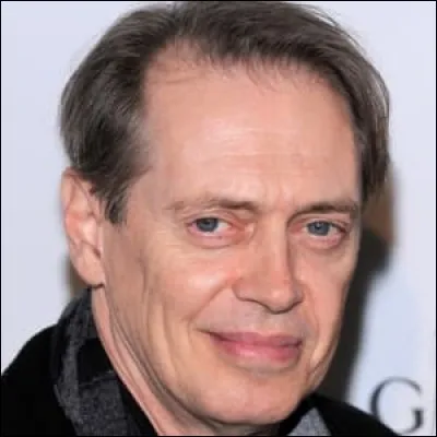 Quelle profession Steve Buscemi a-t-il exercée de 1980 à 1984 avant de devenir acteur ?