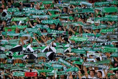 Les supporters de St-Etienne se rendent au stade Geoffroy Guichard pour supporter leur équipe. Quel est le surnom de ce stade ?