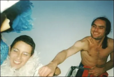 Patrice de Peretti (surnommé Depé) est LE supporter emblématique de l'Olympique de Marseille. Il est décédé à 28 ans probablement d'une overdose. Une seule des affirmations ci-dessous le concernant est vraie. Laquelle ?