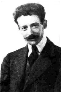 Quel crivain crit 'Stles' en 1912 ?