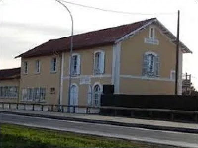 Je vous emmène à présent dans le Bas-Quercy, à Saint-Étienne-de-Tulmont. Ville de l'aire urbaine Montalbanaise, elle se situe dans le département ...