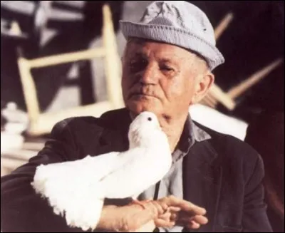 Littérature > L'ouvrier Hanta presse du papier dans une cave de Prague depuis 35 ans. Guère efficace, il ne s'empêche jamais de lire les ouvrages qu'il doit détruire. « Une trop bruyante solitude » est un roman de ...