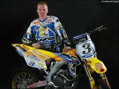 Quelle était la marque de la moto de Joël Smets ?