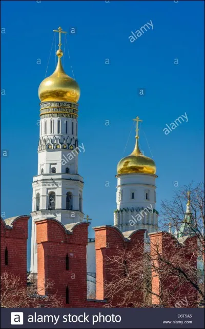 Quel est le nom du plus haut clocher du Kremlin ?