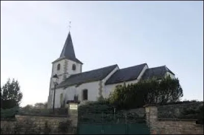 Nous sommes dans le Grand-Est devant l'église Saint-Benoît d'Osnes. Village de l'arrondissement de Sedan, il se situe dans le département ...