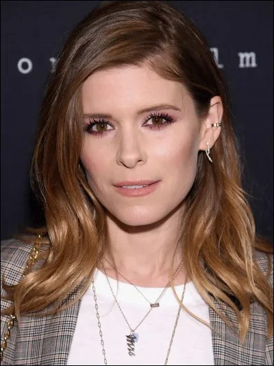 Kate Mara a fait du nu frontal bas.