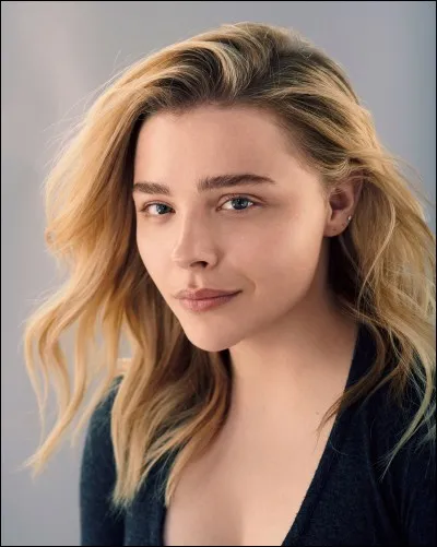 Chloë Grace Moretz a fait du nu frontal bas.