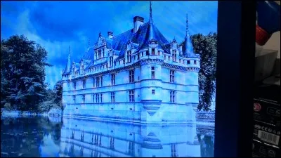 Où se trouve le château d'Azay-le-Rideau ?