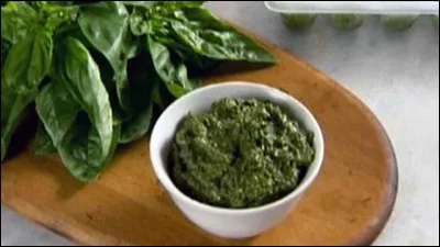 Quelle herbe est le principal ingrédient du pesto ?