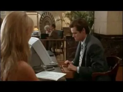 Jim Carrey joue le rôle d'un journaliste qui s'appelle Stanley Ipkiss.