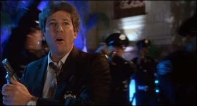 Le lieutenant Dorian Tyrell veut à tout prix attraper Le Mask.