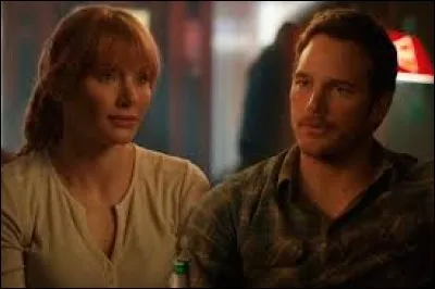 Comment Owen et Claire arrivent-ils à sortir de leurs cellules ?