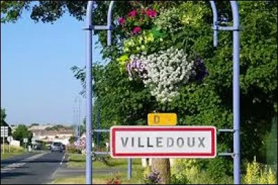 L'arriv&eacute;e de ce p&eacute;riple se fait en Nouvelle-Aquitaine, &agrave; l'entr&eacute;e de Villedoux. Ville de l'arrondissement de La Rochelle, elle se situe dans le d&eacute;partement ...