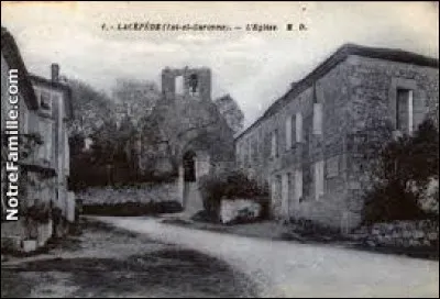 Voici une carte postale ancienne de Lac&eacute;p&egrave;de. Village de l'ancienne r&eacute;gion Aquitaine, il se situe dans le d&eacute;partement ...