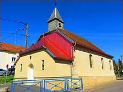 Nous nous trouvons dans le Grand-Est, devant la chapelle de l'Ascension de Laning. Commune de l'agglom&eacute;ration de Saint-Avold, elle se trouve dans le d&eacute;partement ...