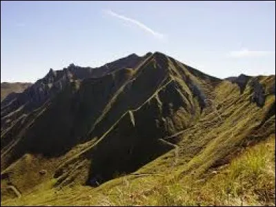 Le Puy de Sancy est le point culminant du Massif Central.