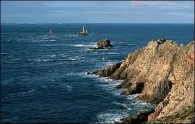 Pour se rendre &agrave; la Pointe du Raz, direction les C&ocirc;tes-d'Armor.
