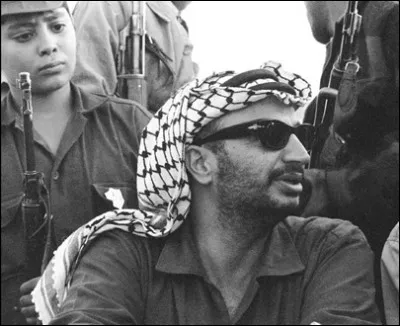 Le 4 f&eacute;vrier, Yasser Arafat est &eacute;lu &agrave; la t&ecirc;te de ...