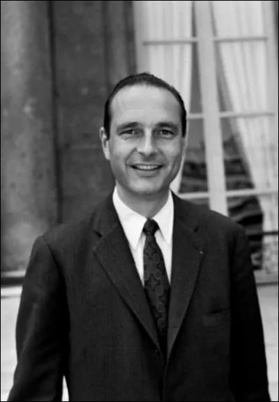 Le 2 mars, Jacques Chirac, alors secrétaire d'Etat à l'économie, assiste ...