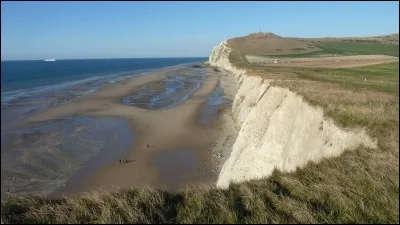 Le cap Blanc-Nez est un cap situé à Escalles, dans quel département ?