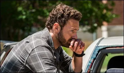 Comment s'appelle le petit ami d'Aaron ?