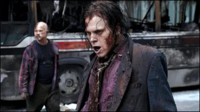 Une horde survient sur l'autoroute, un survivant se blesse et se retrouve avec le bras infecté, qui est-ce ?