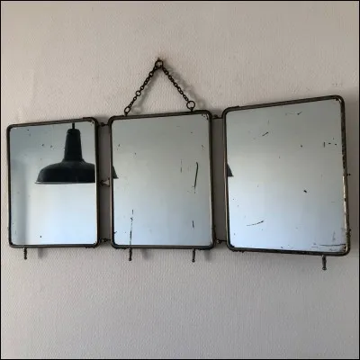 Vieilleries > « Ah ! Je ris de me voir aussi belle, en ce miroir ! » Oui, ben vous rirez moins en voyant le prix de ce triptyque « art déco vintage » des années 30 en peau de crocodile...