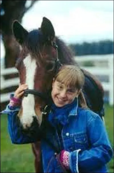 Le cheval voyageur aime les films sur les chevaux. 
Il aimerait savoir comment s'appelle ce cheval du film "Grand Galop".
